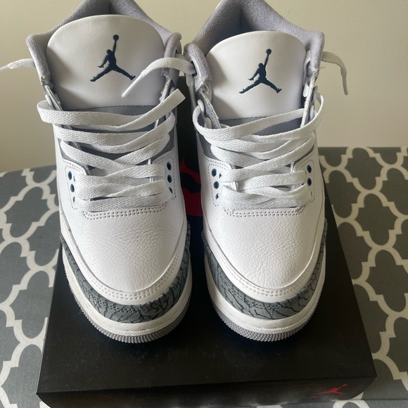 Nike Air Jordan 3 Retro - Picture 3 of 5